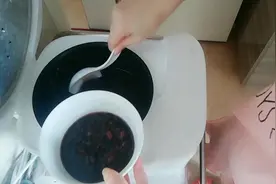 丽姐每周都要做的‘三黑’粥，吃了头发又黑又亮不长白头发