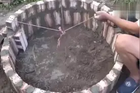 如何用砖块砌出一个圆形，老师傅这个办法真是聪明，学到就是赚到