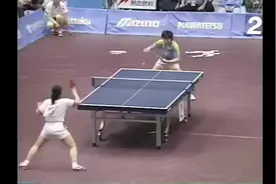 1991年千叶世乒赛，邓亚萍首夺世乒赛女单冠军，决赛对手李粉姬
