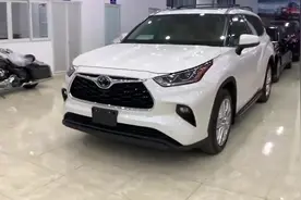 2020款丰田汉兰达高配版到店，2+2+3全新七座布局，感觉买值了视频封面