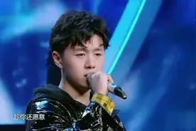 全网都在翻唱的神曲《可不可以》终于找到了张紫豪原版现场！