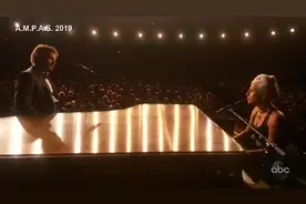 布拉德利·库珀和LadyGaga：男女之间有纯粹的友谊吗-《Shallow》