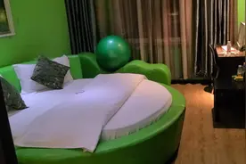 看看三线城市 站前58元主题宾馆怎么样? 比想象中的好！