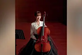 杨紫为拍戏不要形象 冲镜头吐舌头征求导演意见！视频封面