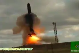 当俄罗斯洲际导弹发射井的井盖打开的那一刻，世界都为之颤抖视频封面