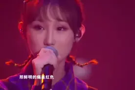 陈雪凝《绿色》现场版，网红和职业歌手有什么区别自己看