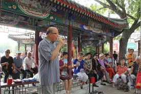 天津市京剧网红陈万树大爷，在人民公园演唱《望江亭》选段视频封面