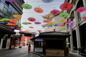 南充1227广场，南充人的"宽窄巷子"，南充美食美女聚集地视频封面