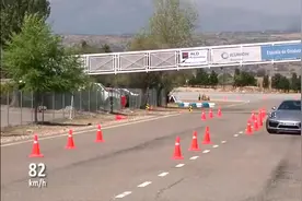 对比奔驰的麋鹿测试，看完才知道保时捷是不是操控王