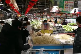 是疫情真的过去了还是大家放松警惕了，商场又出现拥挤的人流了