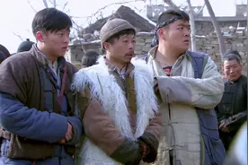 兵临村下：花子识破钱贵是个假瞎子，并将钱贵和他同伴抓走视频封面