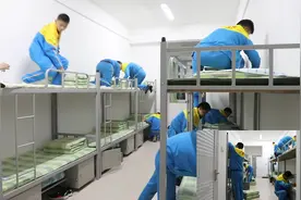 在衡水安平志臻中学学生起床是这样整理内务的！