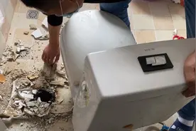 安装师傅拆个马桶要30块钱，还不如自己拆视频封面