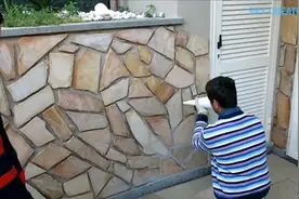 起个石头房子造价高，但用石片装饰成石头房效果也不差视频封面