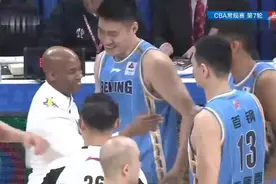 马布里回家！北控战北京赛后，老马和昔日兄弟热情拥抱，泪目了视频封面