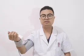 高血压测量，腕式血压计行不行？心血管医生亲测，跟上臂的相比