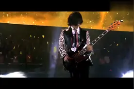 五月天-离开地球表面超强音乐现场版！一颗心扑通扑通的狂跳~