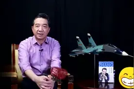 张召忠讲述—在潜艇中是分不清白天和晚上的，40个人只一个厕所！视频封面