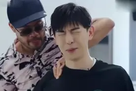 邓伦按摩疼到大声尖叫，一大波表情包来袭，粉丝们快来截图视频封面