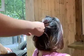 短发这样扎，瞬间好看多了，看上去干净精神时尚