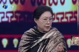 你看谁来了：斯琴高娃罹患疾病却依旧繁忙，腿脚不便究竟因何造成视频封面