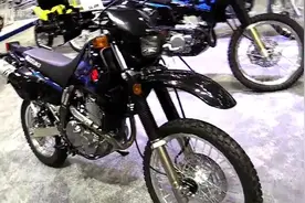 铃木DR 650S车展细节实拍，轻量化越野拉力神器，这造型你喜欢吗视频封面