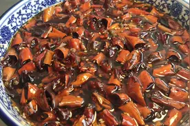 炸辣椒段油，咋做才能香辣酥脆？四川厨师教你小诀窍，拌啥菜都香