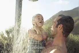 【科普中国之健康百科】频繁洗澡危害大