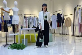 谁说西装只适合上班通勤？这样搭，气质显高又青春活力！视频封面