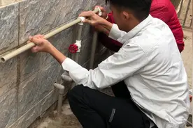 家里报装水表，报装费就要两千多 你们说贵吗？欢迎评论留言。视频封面