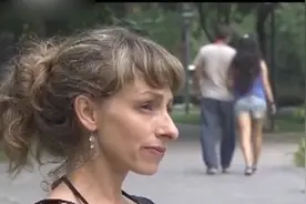 美国美女中国13年，中医治好了自己的病，还嫁给了中国帅气小伙视频封面