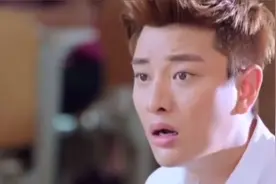 富二代上课玩手机，但却能神速答出老师的题，老师又气又无奈！视频封面