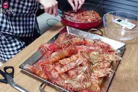 小姐姐今天吃海鲜餐 牡丹虾刺身哦 1