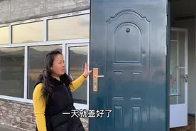 夫妻农村盖彩钢房，一套才花6500，屋里宽敞又明亮，真实惠