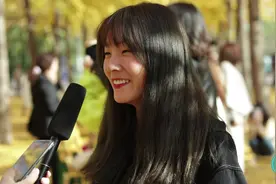 为什么男生喜欢搂女生的腰？姑娘真懂事，开口就知道说什么视频封面