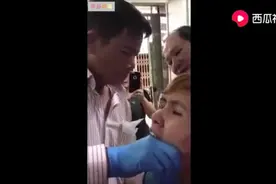 先天性哑巴女孩被越南老中医治好，高兴坏了