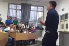 网红老师张雪峰，课上讲王宝强事件看法，讲的挺逗也挺有道理视频封面