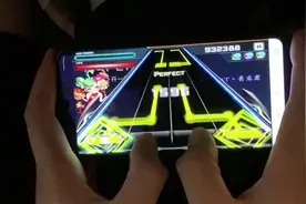 一首火爆全网令人舒心的《失眠飞行》配上这段换手视频！视频封面