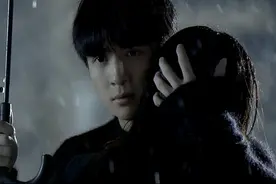 绅士：我能摸你的头发，只是简单的问候啊