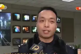 时间就是生命！上海女子在高速收费口求助要去武汉，原因让人泪目视频封面