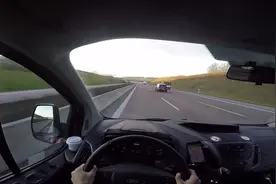 福特全顺跑到了180km/h??? 德国不限速高速真爽视频封面