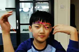 小学生写的素质评价手册脑洞大开，爸爸看完直夸有才，长大有出息视频封面