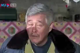 赵本山在家吃馒头咸菜?小沈阳看见这一幕，竟直接当场下跪！视频封面