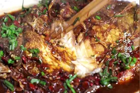 防止鱼粘锅的特别小技巧，快进视频看看怎么做！视频封面