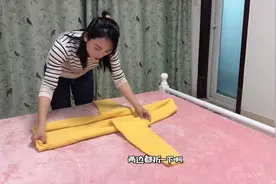 带帽卫衣要如何收纳？学会这2种叠法，衣服再也不皱巴巴，超实用