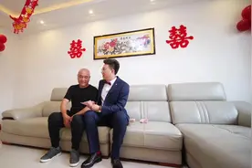 吉林一小伙，留学回来，娶了一位空姐，亲戚一个一个的来送礼视频封面