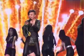 龚琳娜倾力演唱《好女人》，载歌载舞点燃全场热情！