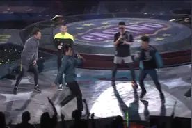 古惑仔五兄弟最后一次唱《友情岁月》，熟悉歌声响起青春也落幕了视频封面