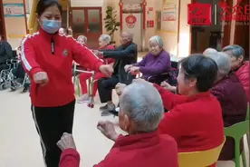 视频丨养老护理员干得好 可拿到政府津贴图片