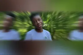 美国黑人男孩按错门铃竟遭枪击图片